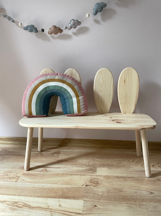 Dřevěná lavička pro děti