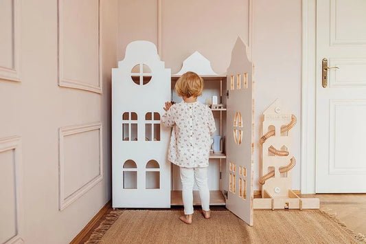 Dětská skříň ve tvaru domečku - Vivawood - montessori dřevěné hračky